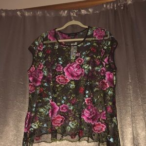New without tags. Karen Kane top